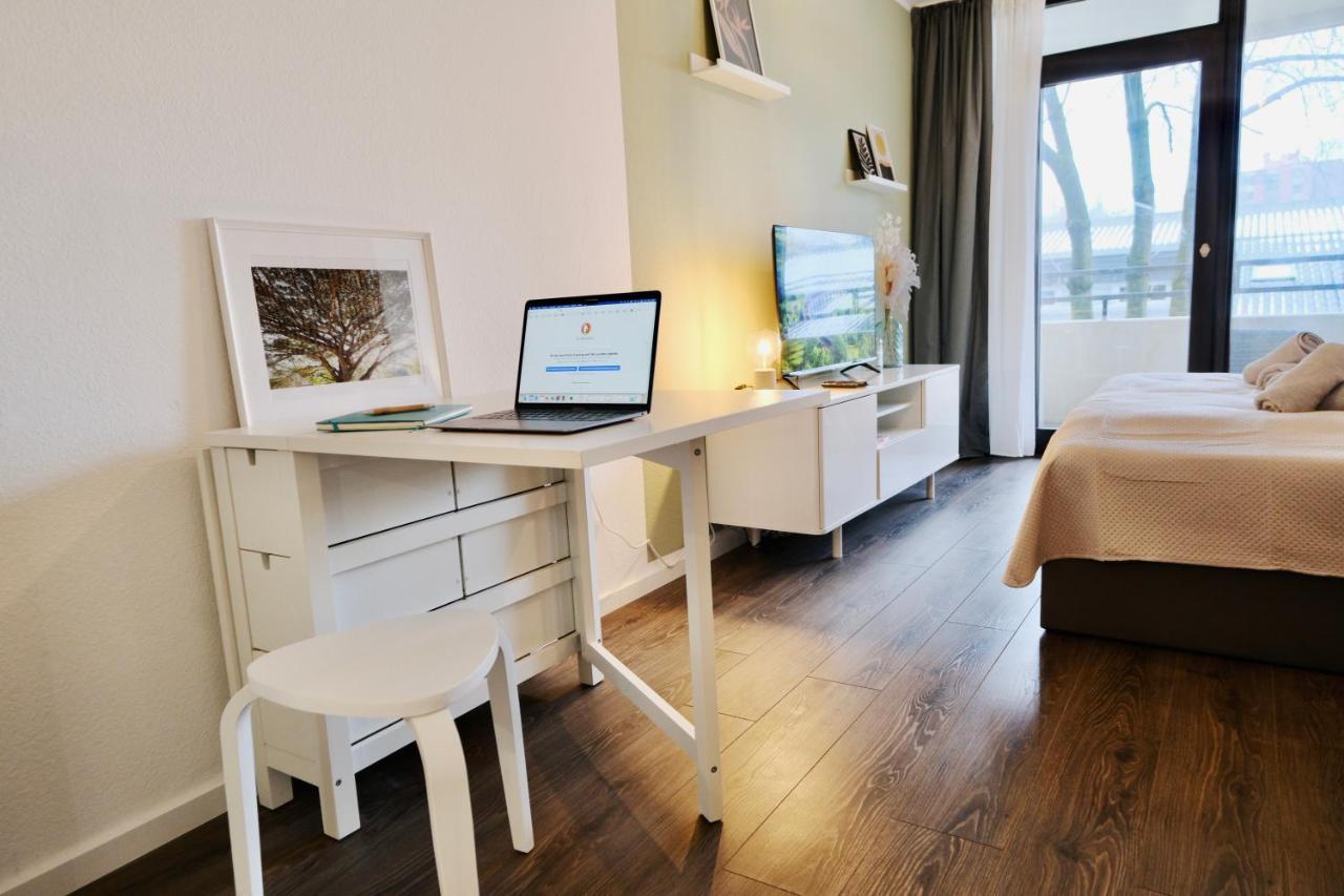 Charmantes Studio In Messe-Naehe Mit Parkplatz ハノーファー エクステリア 写真